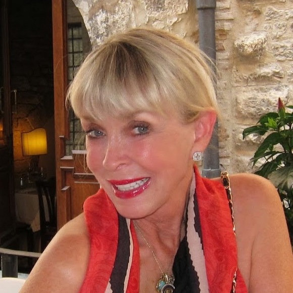 Meet your Posher, Lyn - Picture 1 of 1
